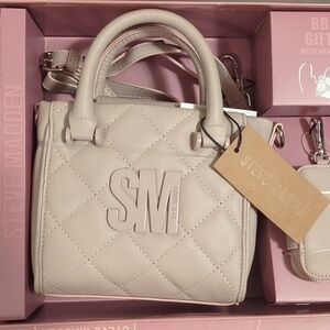 NWOT Steve Madden BBABI Gift Set with Winter Scarf